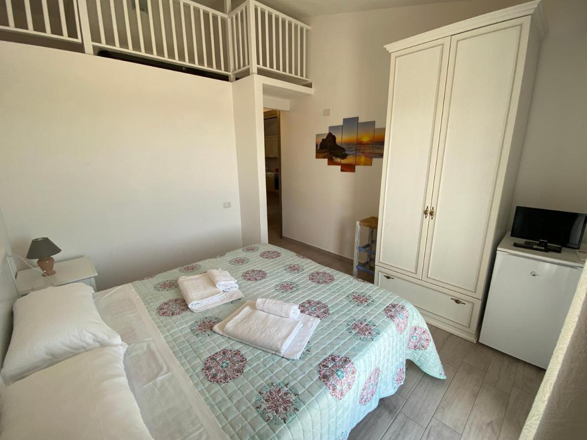 Molti Mari Bed & Breakfast